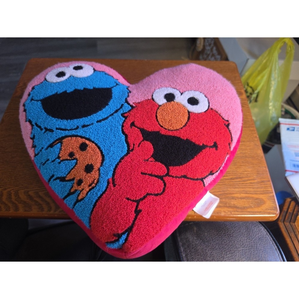 Sesame Street Valentine Elmo and Cookie Monster Heart Shaped Pillow 15X14"‎ New